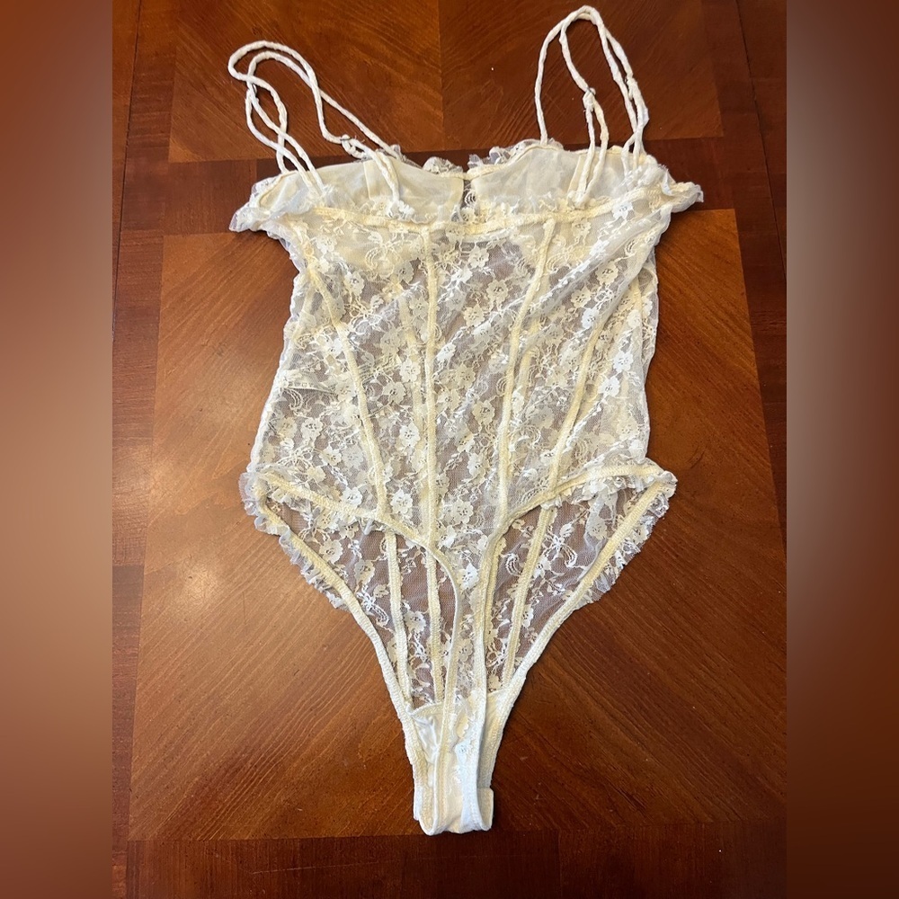 FREE PEOPLE Intimately If You Dare Ivory Lace Body Suit MEDIUM Ivory - Picture 6 of 8
